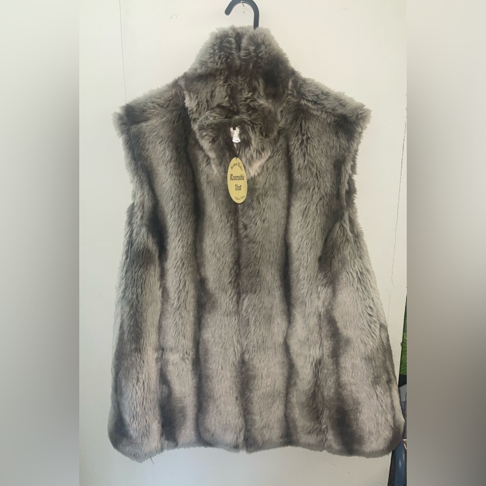BNWT - Kristen Blake reversible vest faux fur size XL